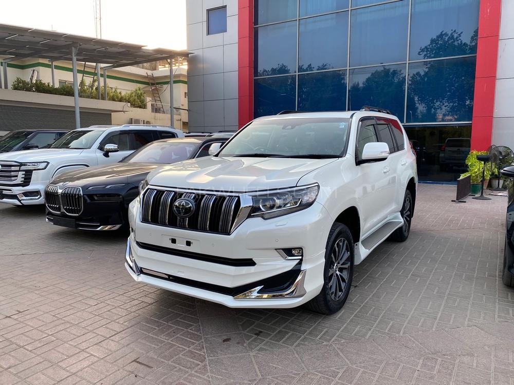 Toyota Prado Tx.L 
Model: 2018
Mileage: 19,000 Km
Unregistered

*Original Tv + 4 cameras
*Electric Powered Seats
*Heating/ Cooling Seats
*7 Seater
*Beige Room
*Sunroof

Calling and Visiting Hours

Monday to Saturday 

11:00 AM to 7:00 PM