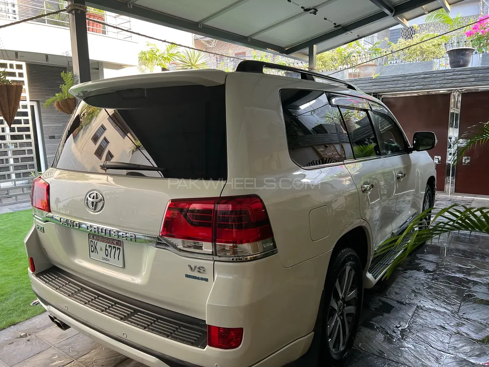 Toyota Land Cruiser 2015 for Sale in Karachi Toyota Land Cruiser 2015 for Sale in Karachi Image-2