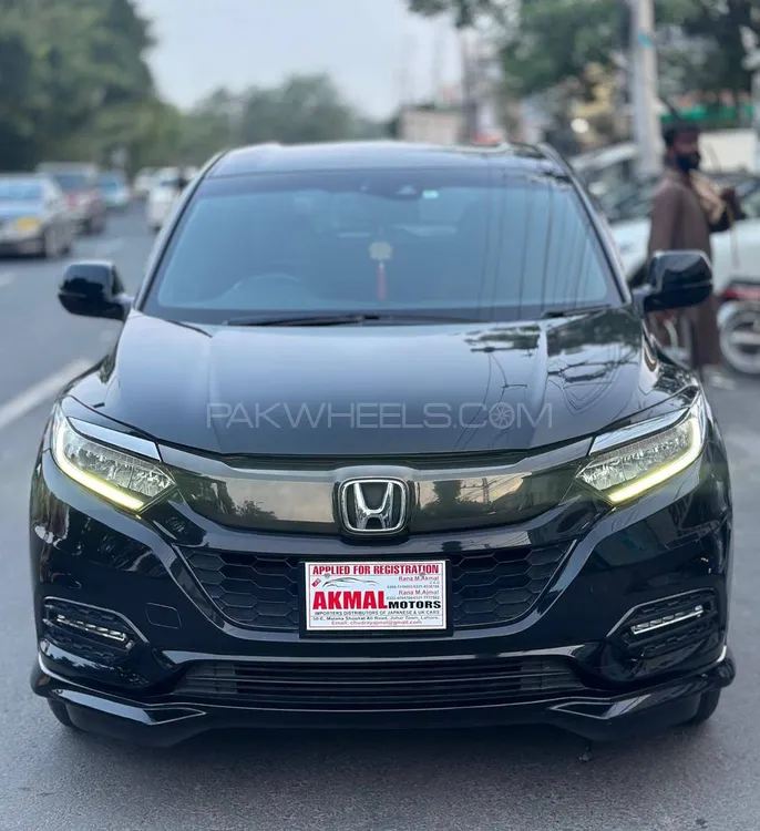 Honda Vezel 2018 for Sale in Lahore Image-1