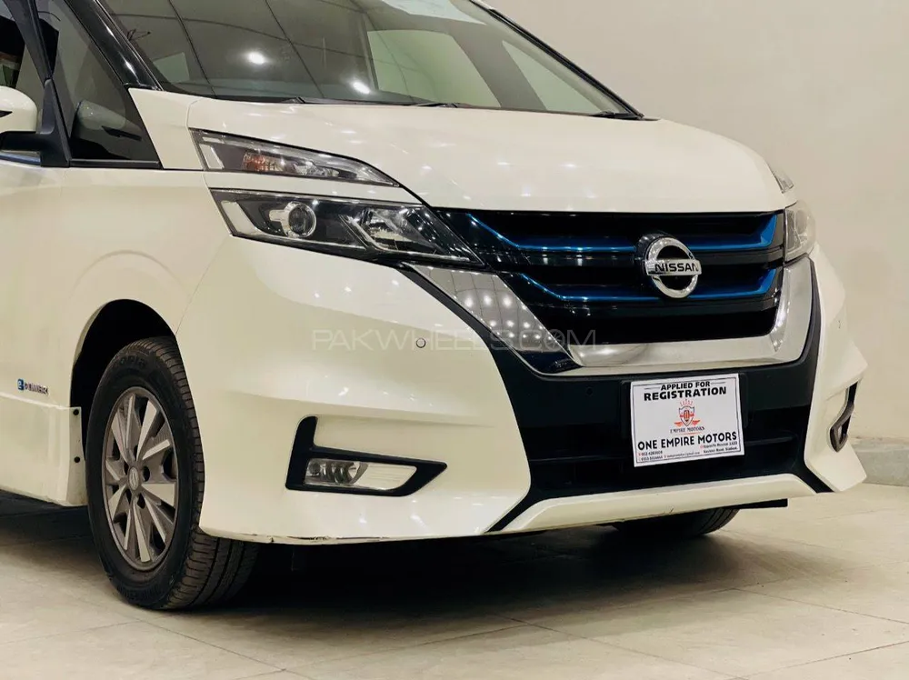 Nissan Serena 2018 for Sale in Lahore Image-1