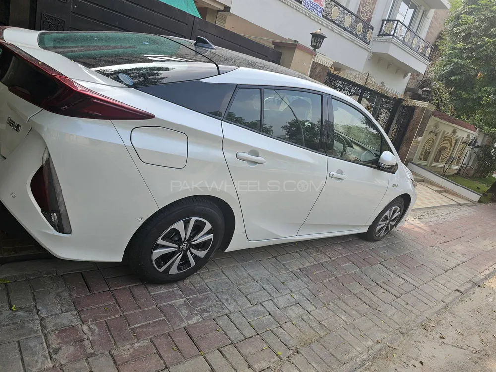 Toyota Prius 2020 for Sale in Lahore Image-1