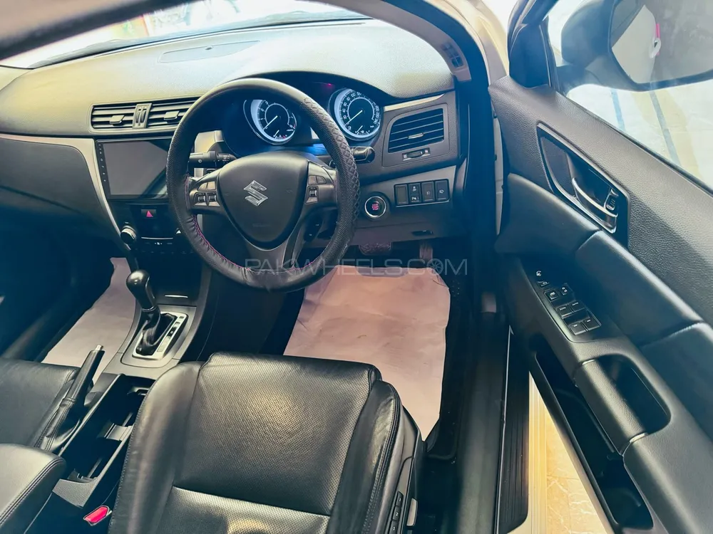 Suzuki Kizashi 2016 for Sale in Karachi Suzuki Kizashi 2016 for Sale in Karachi Image-4