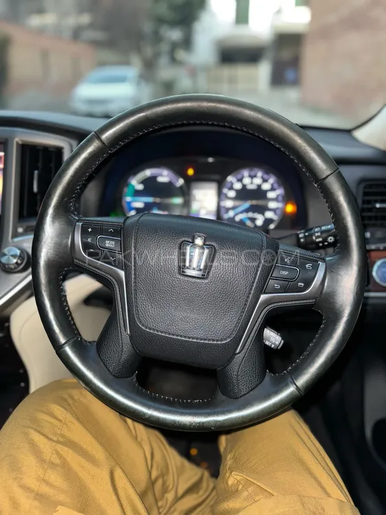 Toyota Crown 2013 for Sale in Faisalabad Toyota Crown 2013 for Sale in Faisalabad Image-9