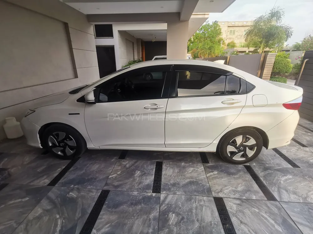 Honda Grace Hybrid 2015 for sale in Islamabad