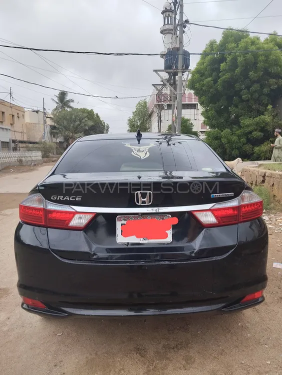 Honda Grace Hybrid 2015 for sale in Karachi