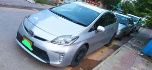 Toyota Prius S LED Edition 1.8 2015 for Sale