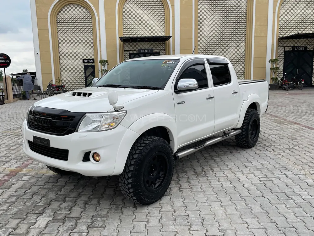 Toyota Hilux 2014 for Sale in Peshawar Image-1