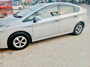 Toyota Prius G 1.8 2015 for Sale