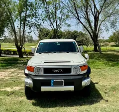 Toyota Fj Cruiser Automatic 2015 for Sale