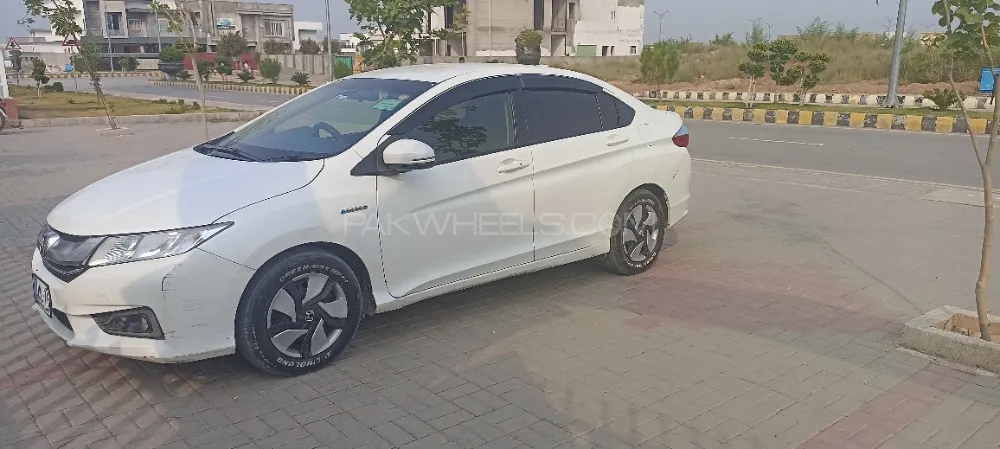 Honda Grace Hybrid 2015 for sale in Islamabad