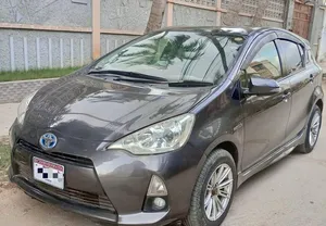 Toyota Aqua S 2013 for Sale