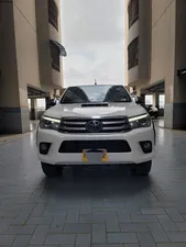 Toyota Hilux Revo V Automatic 3.0  2017 for Sale