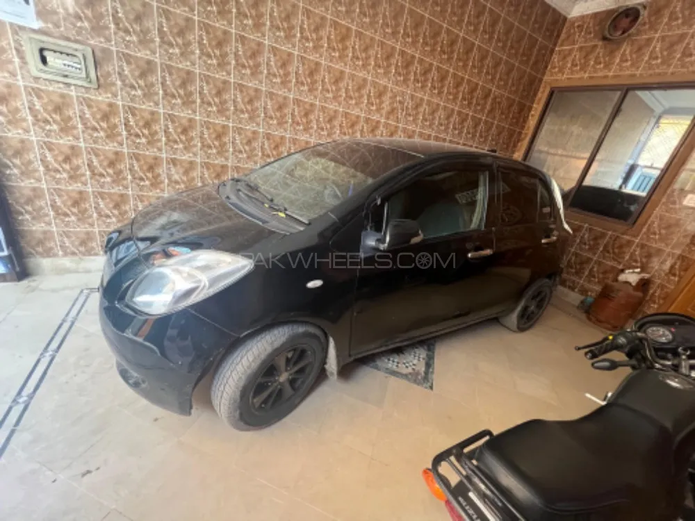 Toyota Vitz 2011 for sale in Lahore