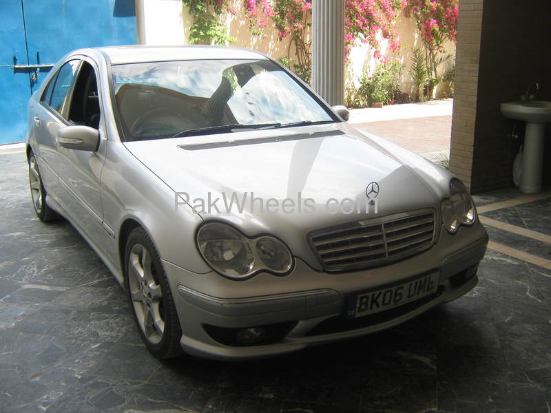 Mercedes Benz C Class 2006 for Sale in Attock Image-1
