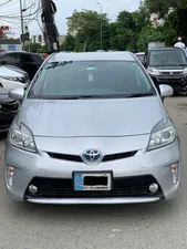 Toyota Prius S LED Edition 1.8 2014 for Sale