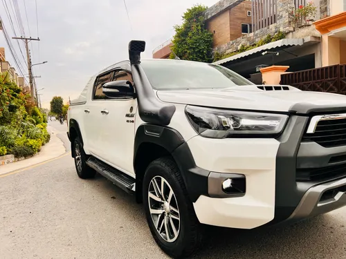 Toyota Hilux Revo V Automatic 3.0  2017