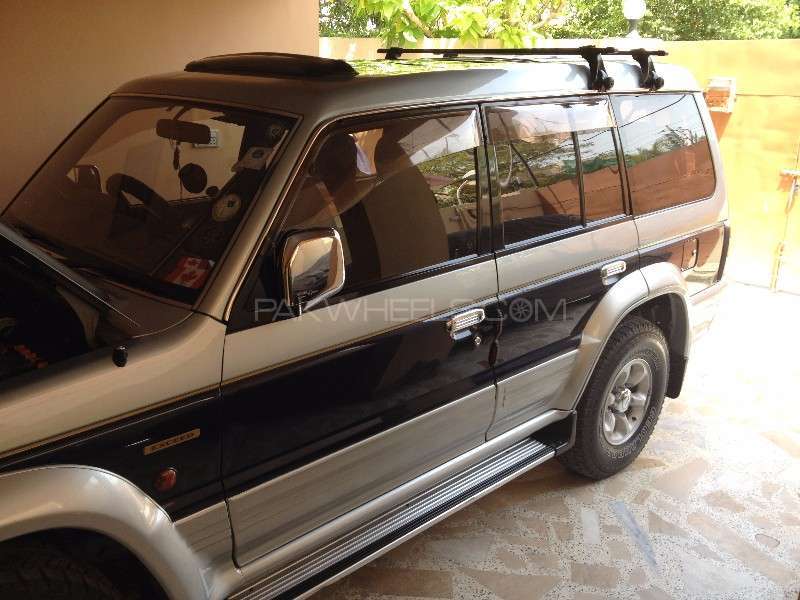 Mitsubishi Pajero 1997 for Sale in Karachi Image-1
