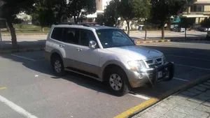 Mitsubishi Pajero GLS 2.8D 2004 for Sale