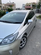 Toyota Prius S LED Edition 1.8 2013 for Sale