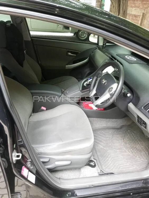 Toyota Prius 2009 for Sale in Lahore Toyota Prius 2009 for Sale in Lahore Image-9