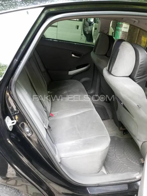 Toyota Prius 2009 for Sale in Lahore Toyota Prius 2009 for Sale in Lahore Image-11