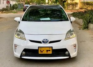 Toyota Prius S LED Edition 1.8 2013 for Sale