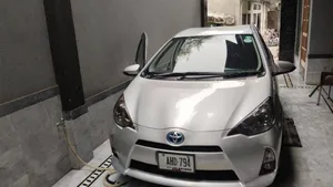 Toyota Aqua S 2013 for Sale