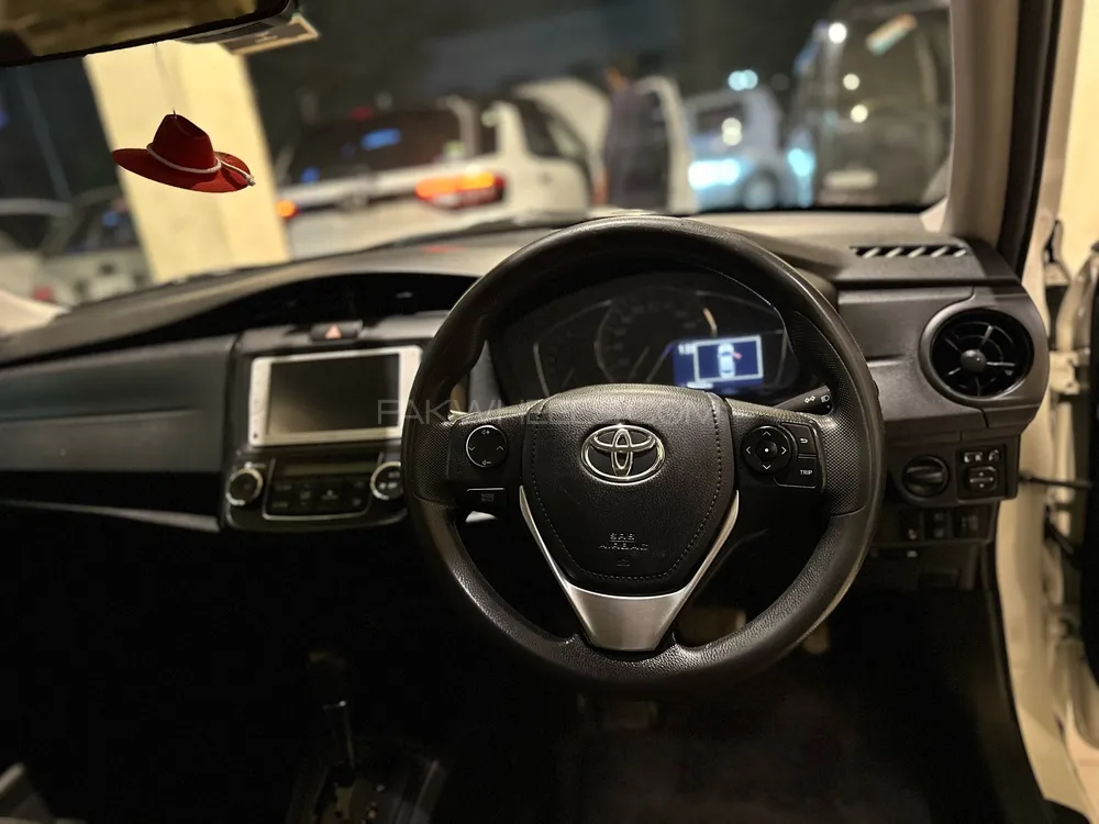 Toyota Corolla Axio 2016 for Sale in Lahore Toyota Corolla Axio 2016 for Sale in Lahore Image-6