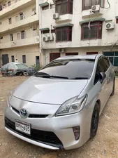 Toyota Prius S LED Edition 1.8 2015 for Sale