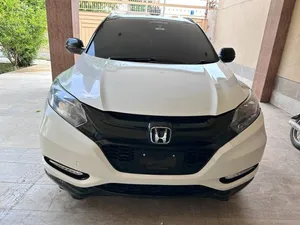 Honda Vezel Hybrid Z 2015 for Sale