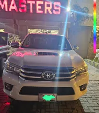 Toyota Hilux Revo V Automatic 3.0  2017 for Sale