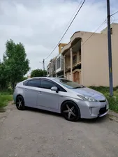 Toyota Prius S LED Edition 1.8 2013 for Sale