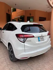 Honda Vezel Hybrid Z 2015 for Sale