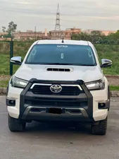 Toyota Hilux Revo V Automatic 3.0  2016 for Sale