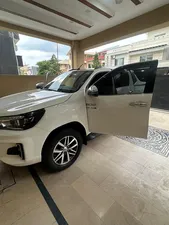 Toyota Hilux Revo G 2.8 2015 for Sale