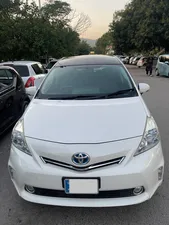 Toyota Prius Alpha G 2011 for Sale