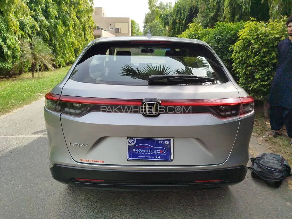 Honda HR-V 2022 for Sale in Lahore Honda HR-V 2022 for Sale in Lahore Image-5