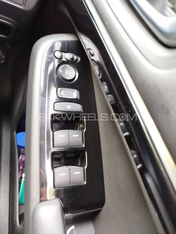 Honda HR-V 2022 for Sale in Lahore Honda HR-V 2022 for Sale in Lahore Image-11