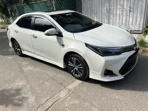 Toyota Corolla Altis Grande CVT-i 1.8 2017 for Sale