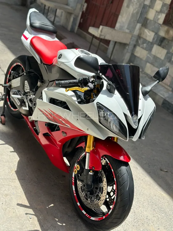 Yamaha YZF-R6 2006 for Sale Image-1