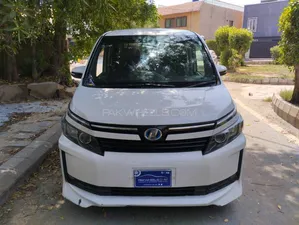 Toyota Voxy X 2014 for Sale