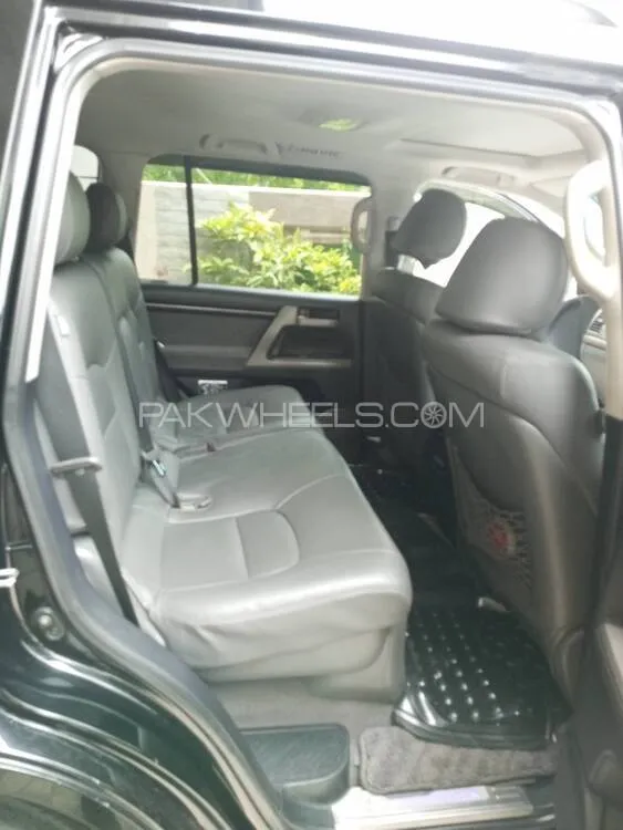 Toyota Land Cruiser 2010 for Sale in Lahore Toyota Land Cruiser 2010 for Sale in Lahore Image-9