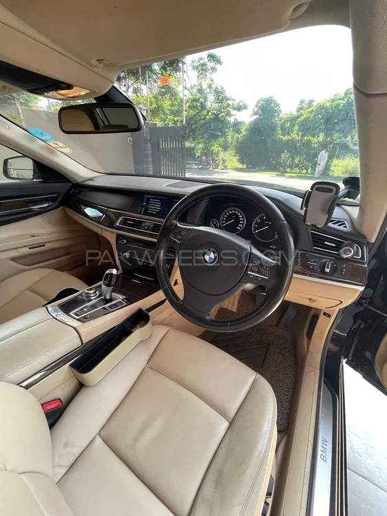 BMW 7 Series 2009 for Sale in Lahore BMW 7 Series 2009 for Sale in Lahore Image-3