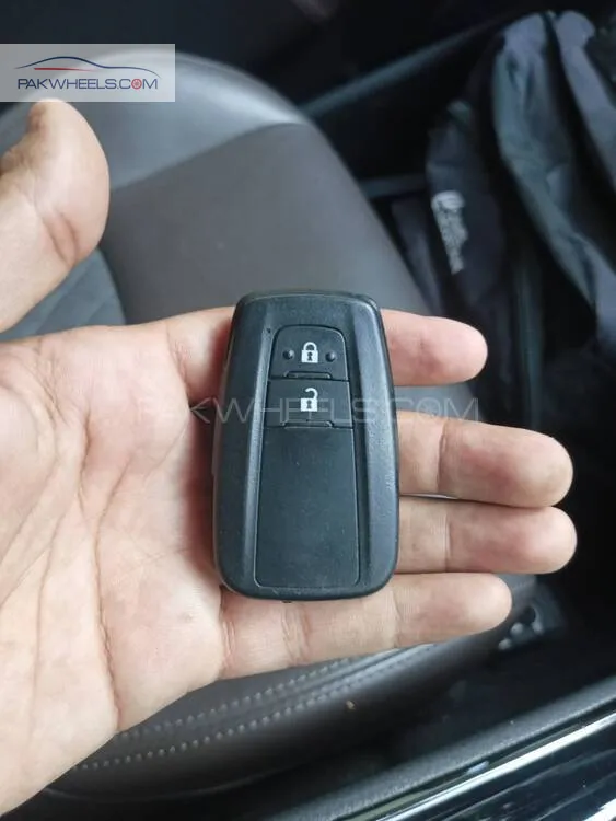 Toyota C-HR 2019 for Sale in Gujranwala Toyota C-HR 2019 for Sale in Gujranwala Image-14