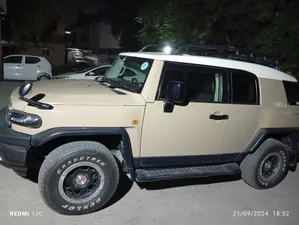 Toyota Fj Cruiser Automatic 2011 for Sale