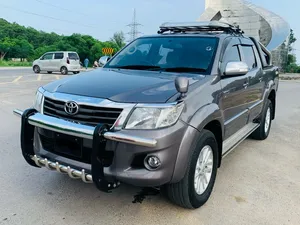 Toyota Hilux Vigo Champ G 2015 for Sale