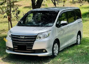 Toyota Noah G 2015 for Sale