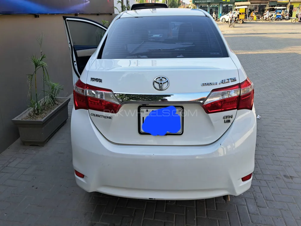 Toyota Corolla 2016 for Sale in Sialkot Image-1