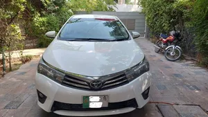 Toyota Corolla Altis Grande CVT-i 1.8 2015 for Sale