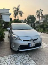 Toyota Prius S LED Edition 1.8 2014 for Sale